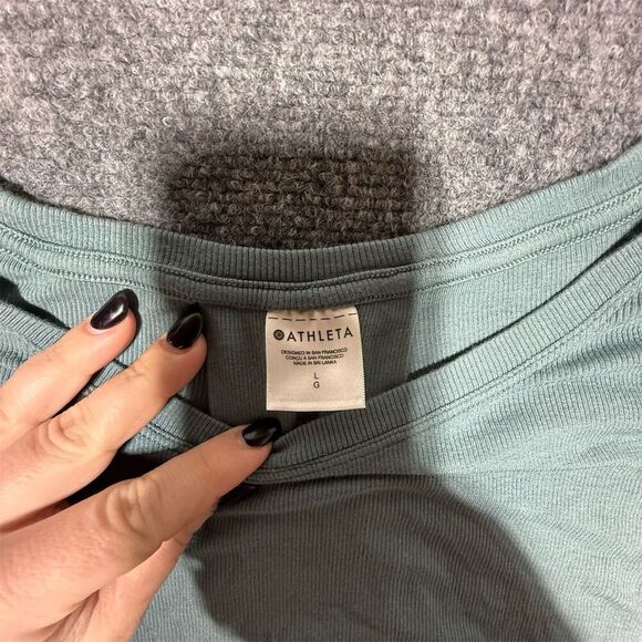 Athleta Women's Short Sleeve Tee Blue Size L Casual Crew Neck - Picture 3 of 5